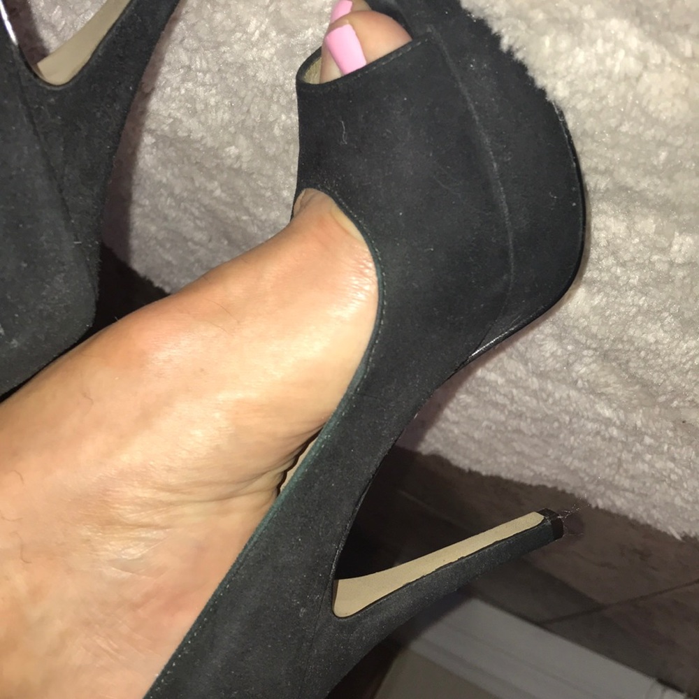 Enzo Angiolini suede platform peep toe heel